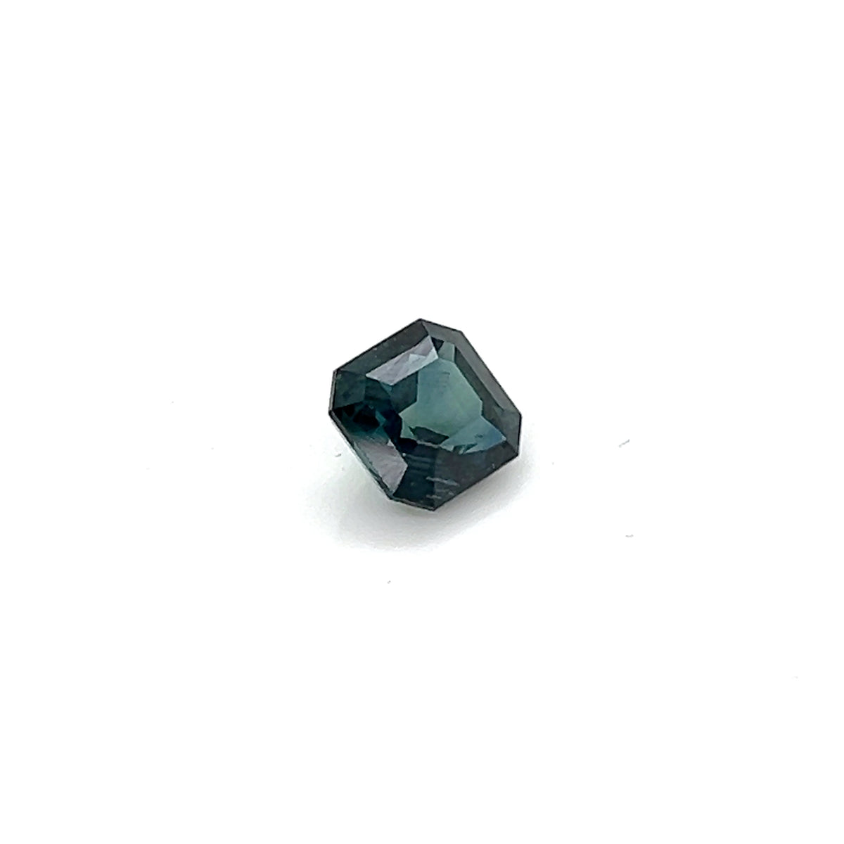 GREEN SAPPHIRE EMERALD CUT