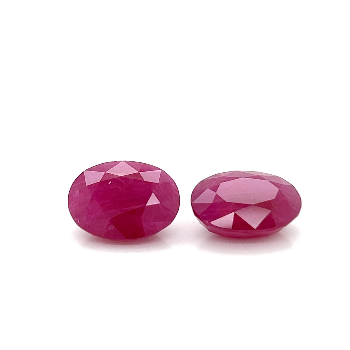RUBY OVAL