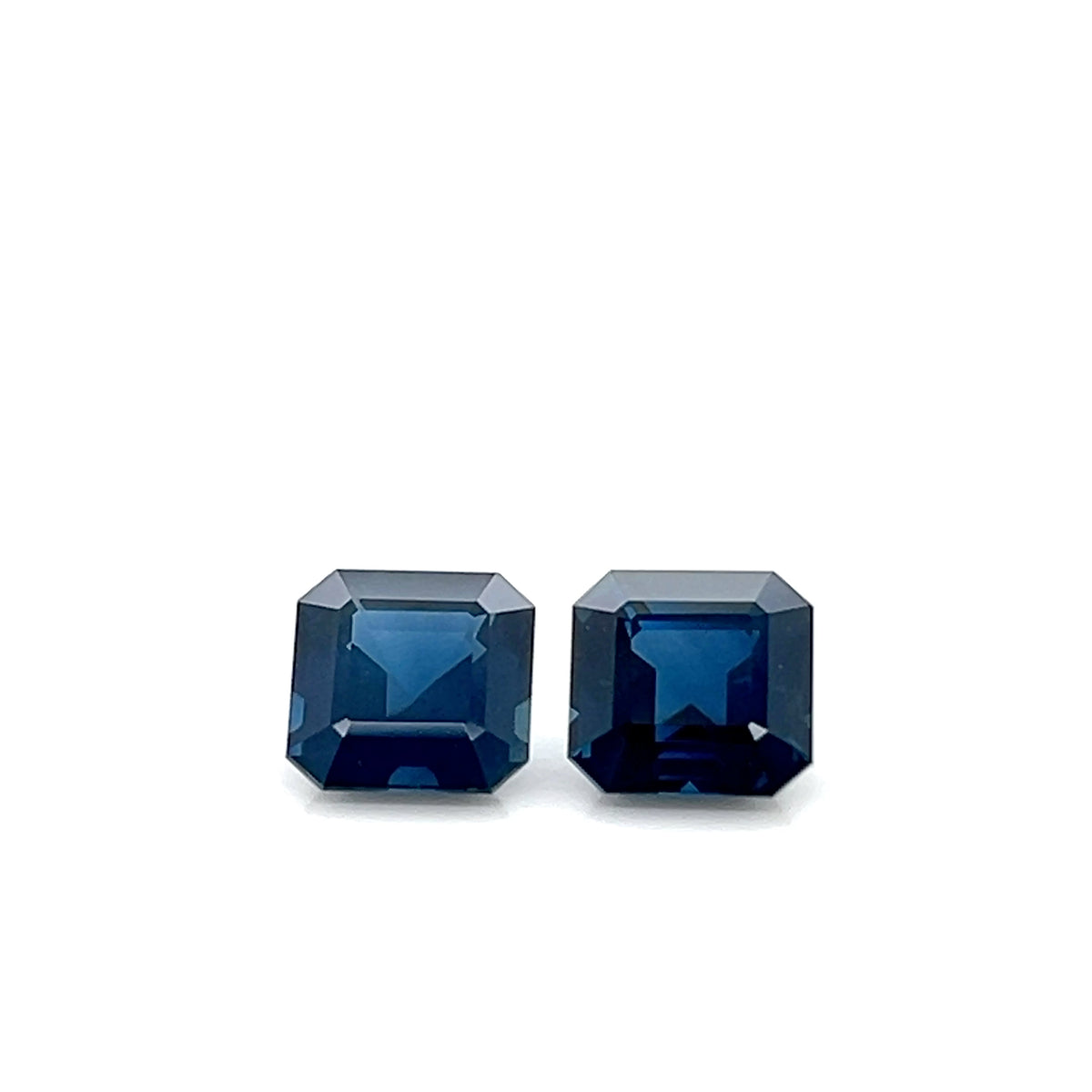 BLUE SAPPHIRE EMERALD CUT