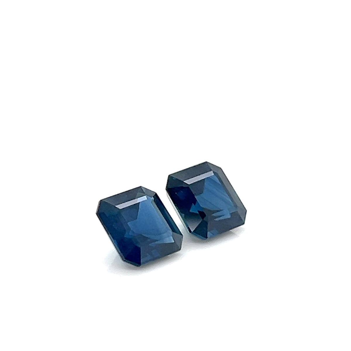 BLUE SAPPHIRE EMERALD CUT