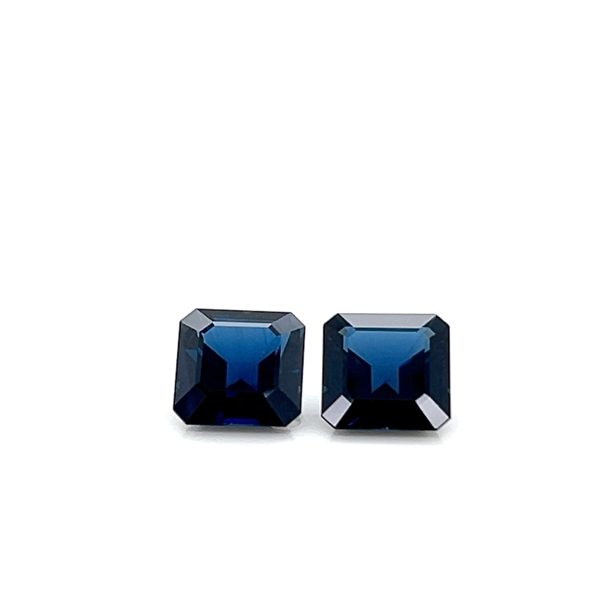 BLUE SAPPHIRE EMERALD CUT