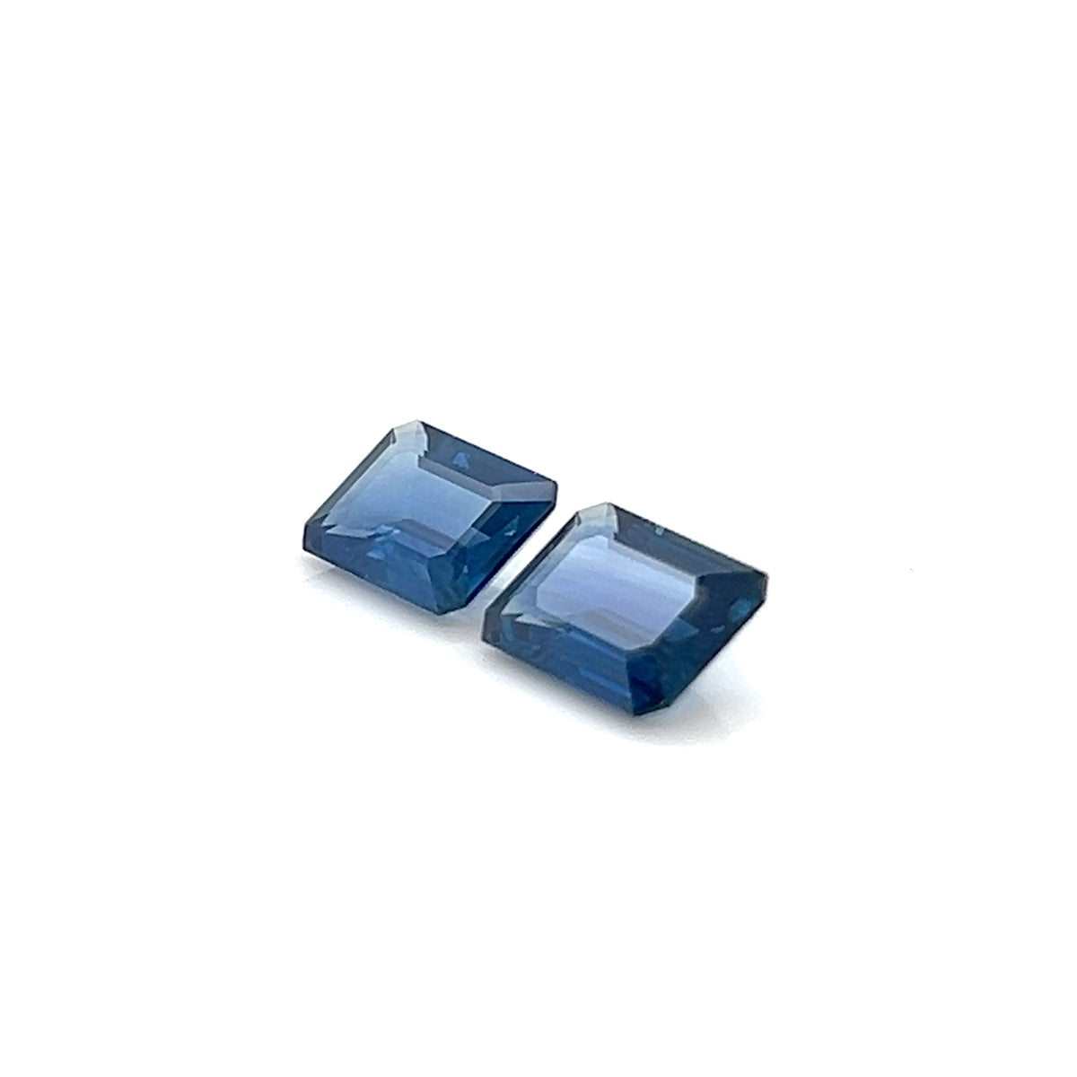 BLUE SAPPHIRE EMERALD CUT