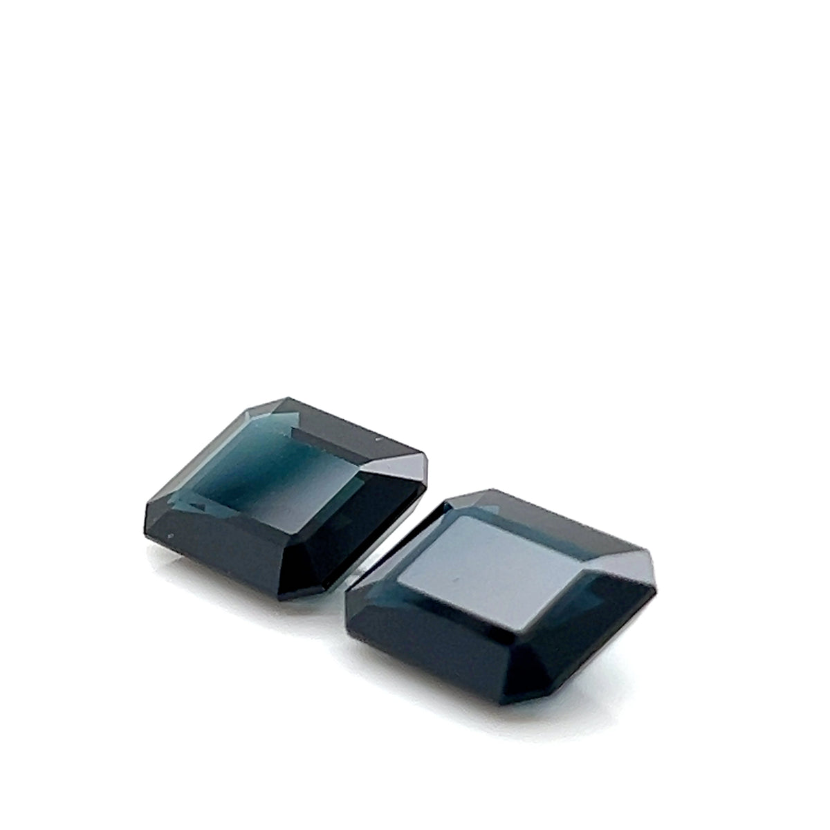 BLUE SAPPHIRE EMERALD CUT