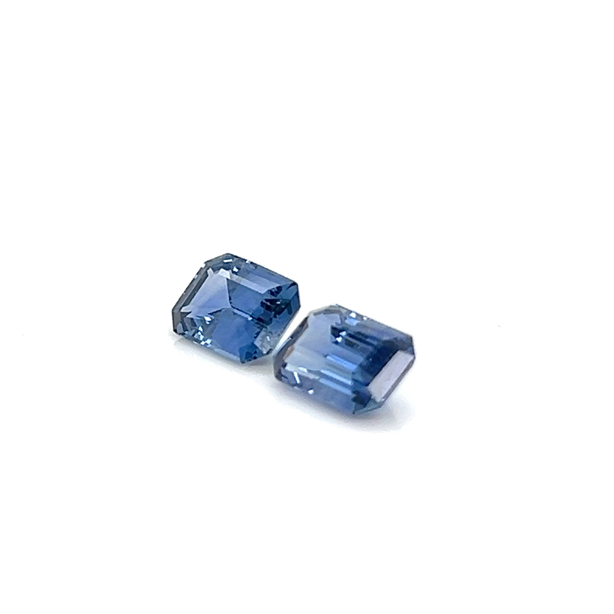 BLUE SAPPHIRE EMERALD CUT