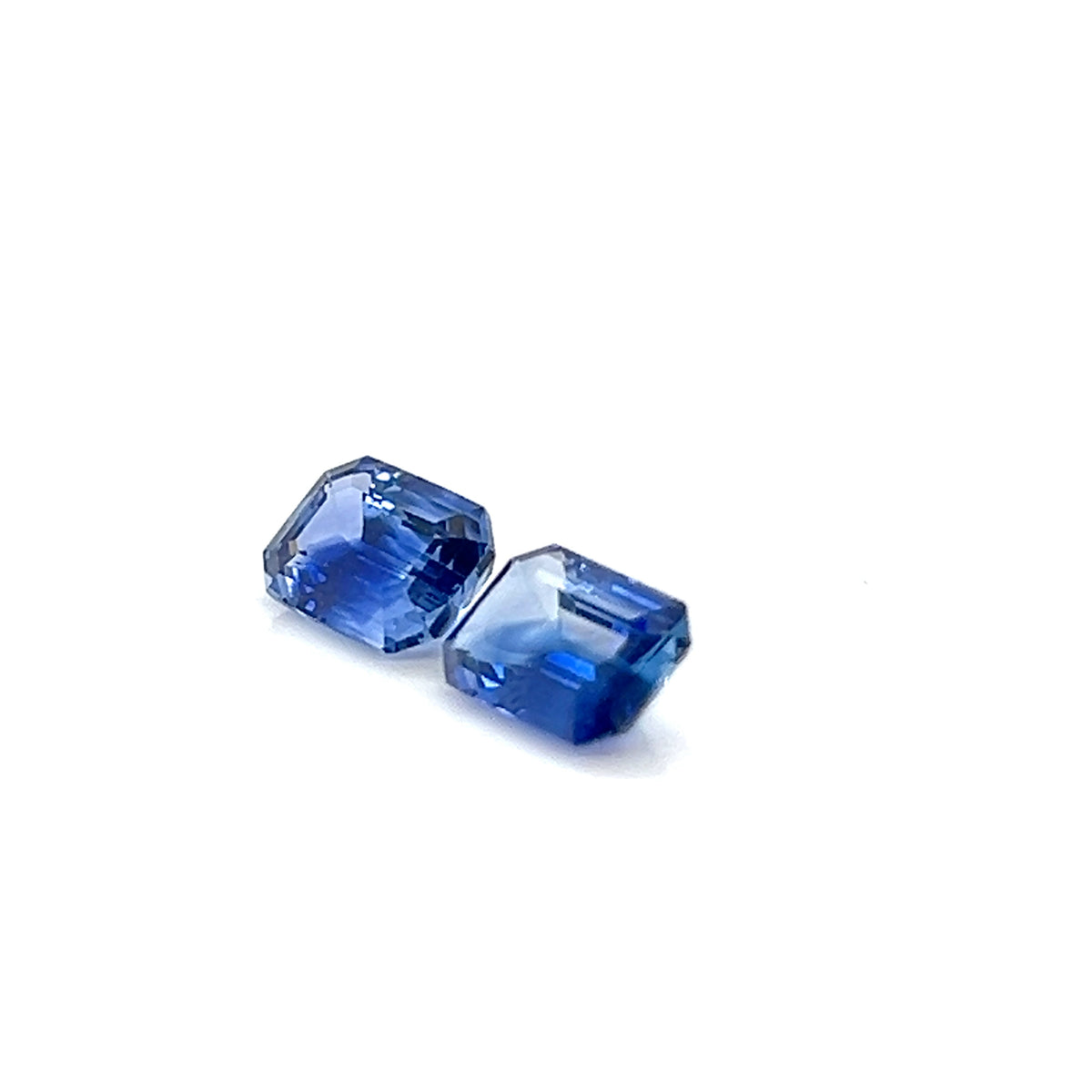 BLUE SAPPHIRE EMERALD CUT