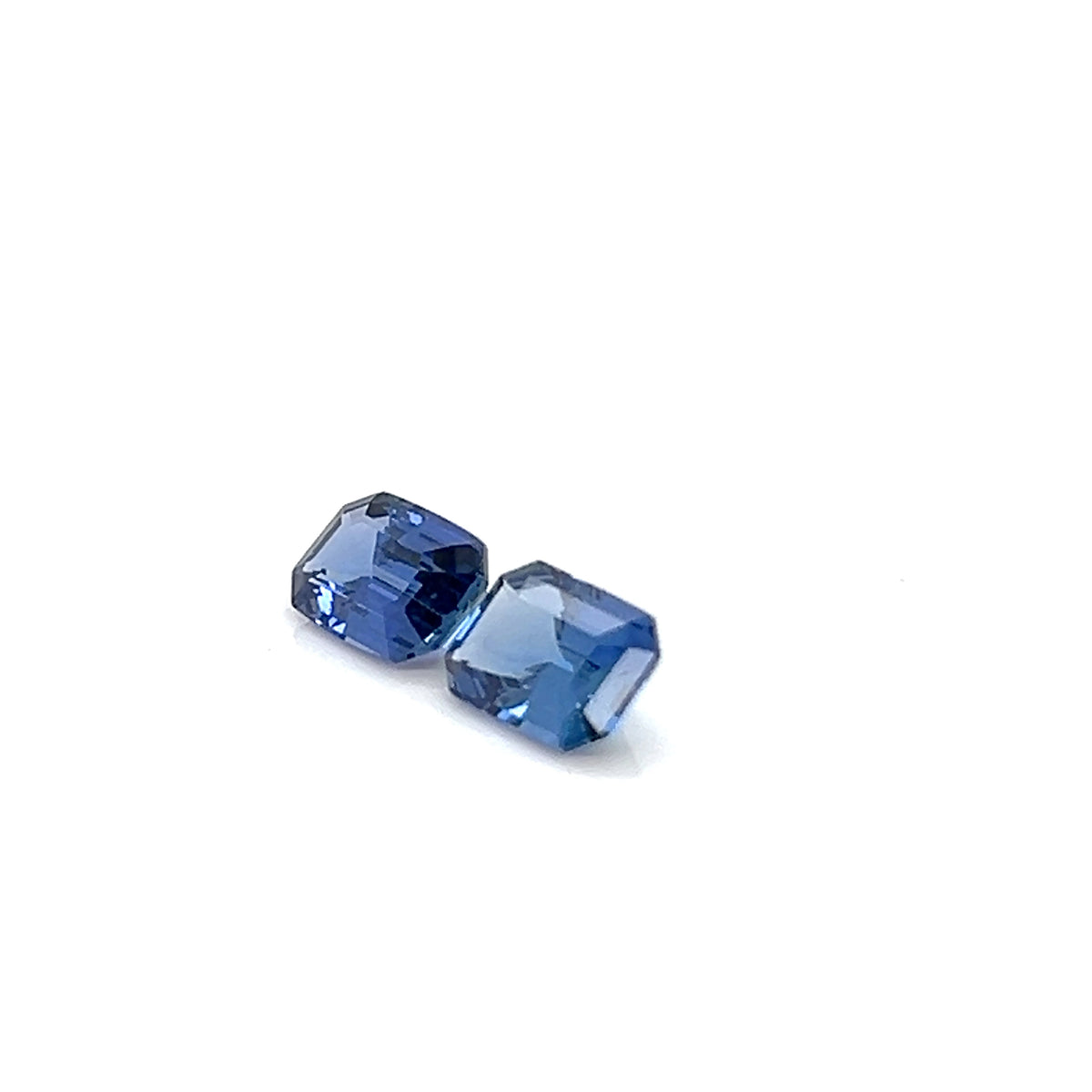 BLUE SAPPHIRE EMERALD CUT