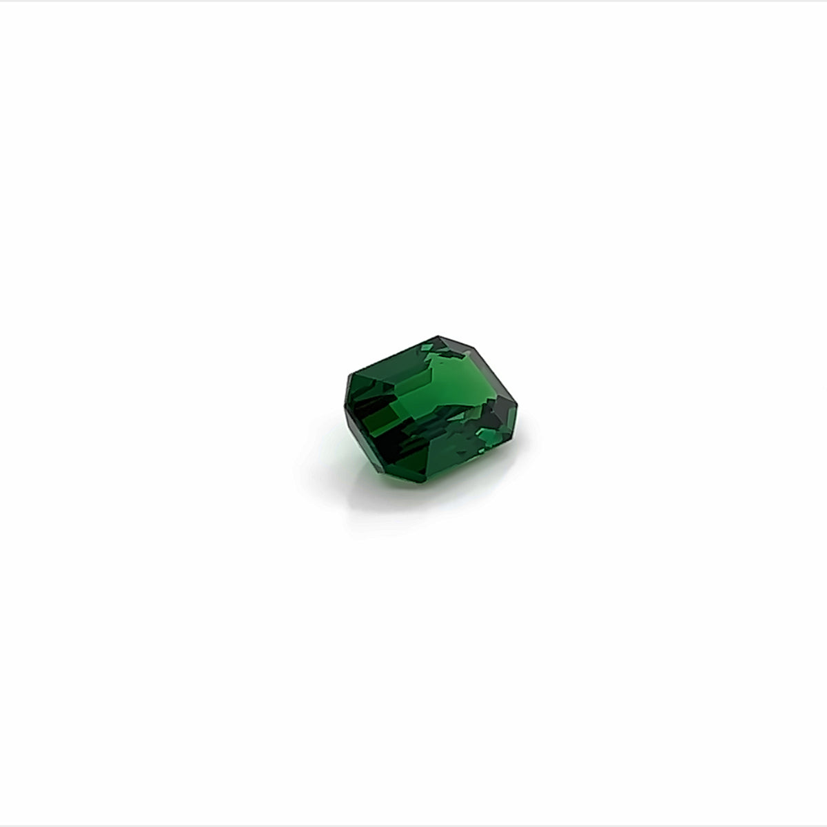 TSAVORITE EMERALD CUT