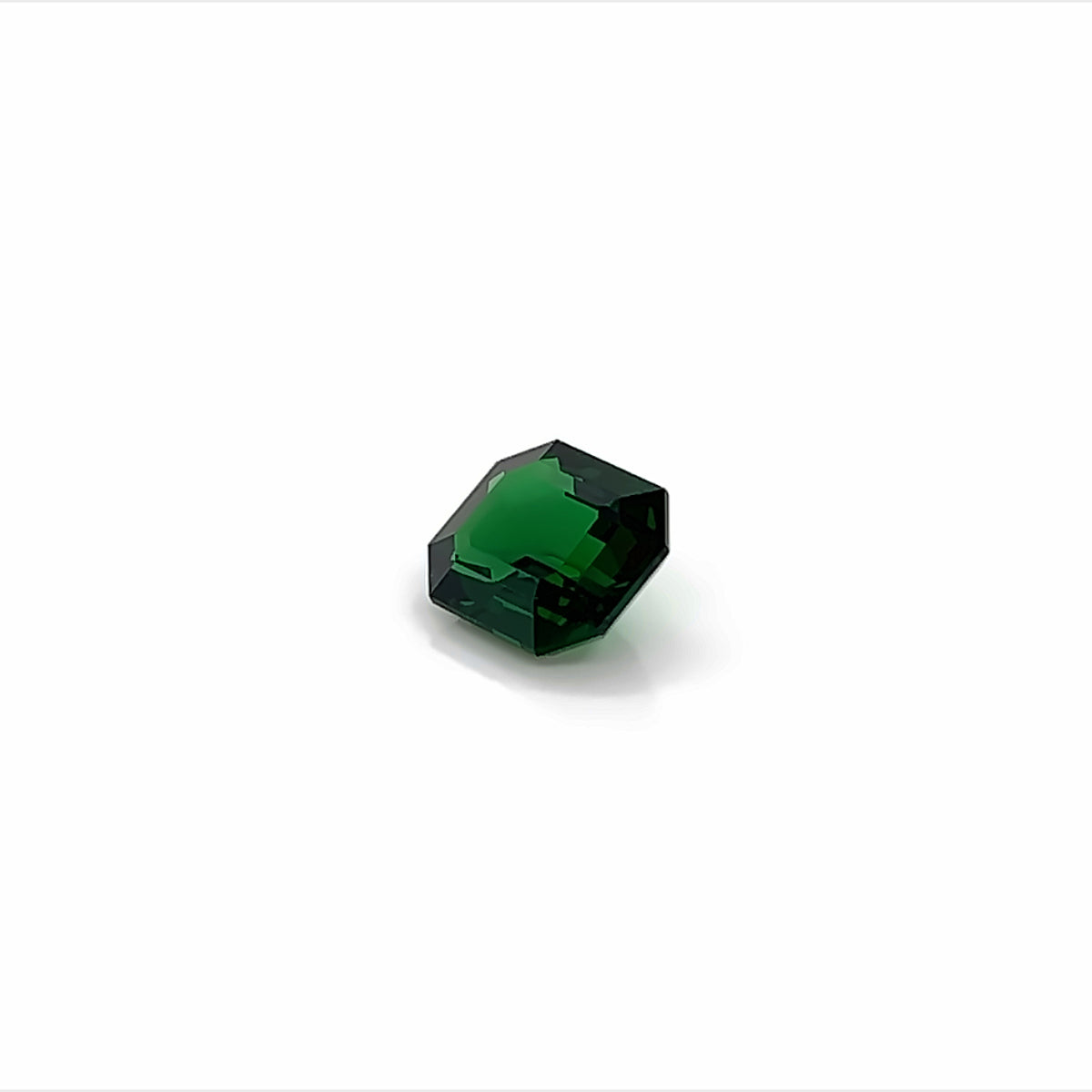 TSAVORITE EMERALD CUT