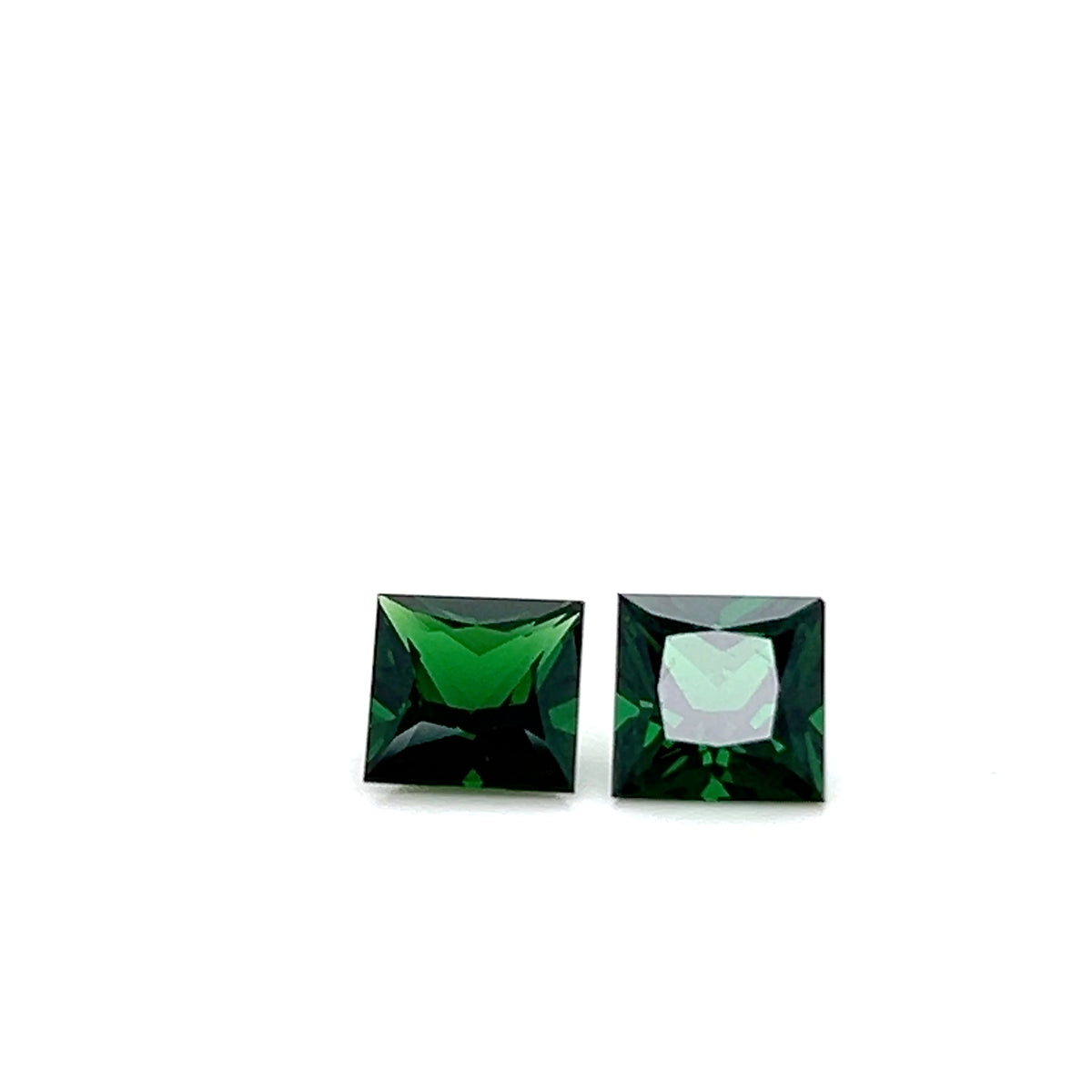 TSAVORITE PRINCESS CUT