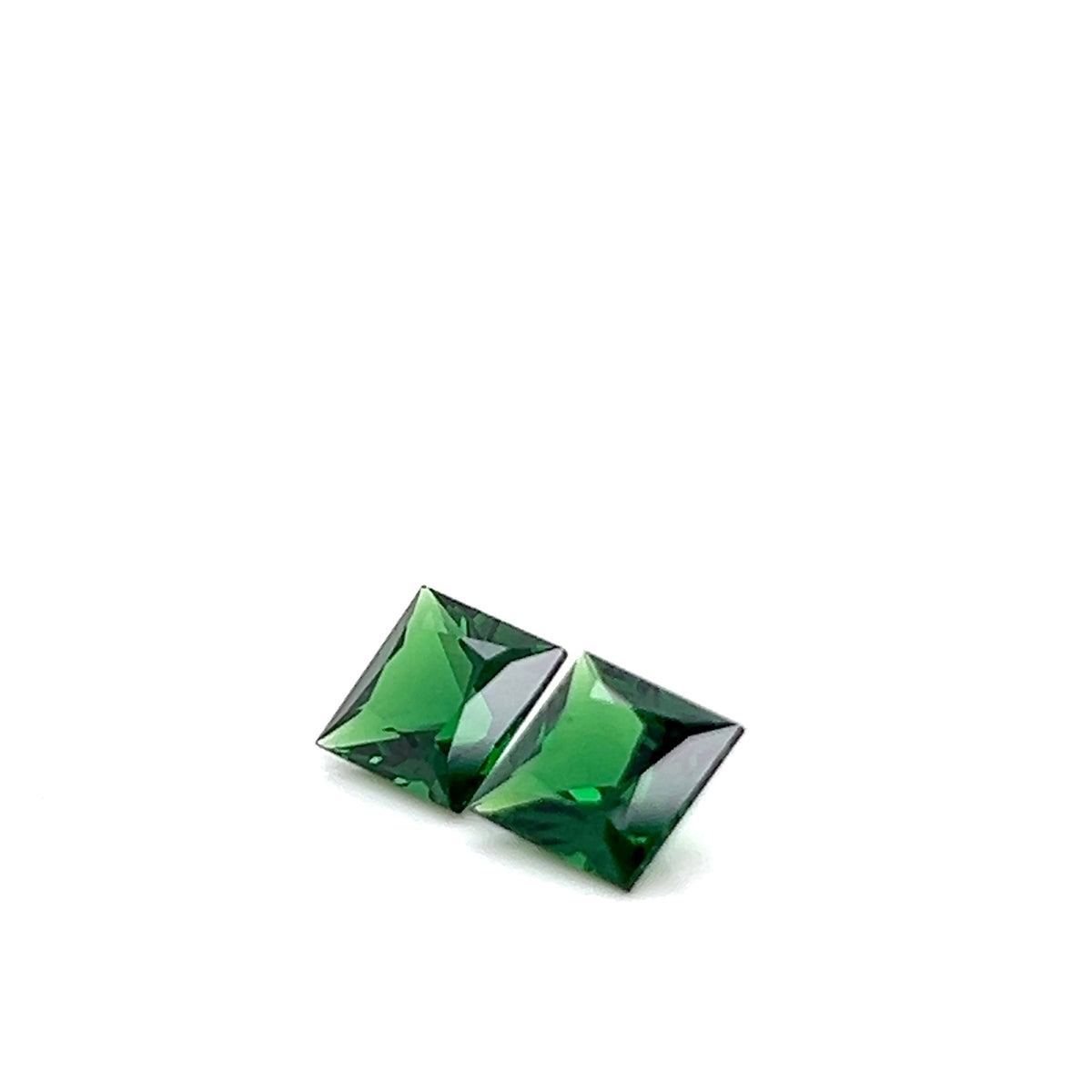 TSAVORITE PRINCESS CUT