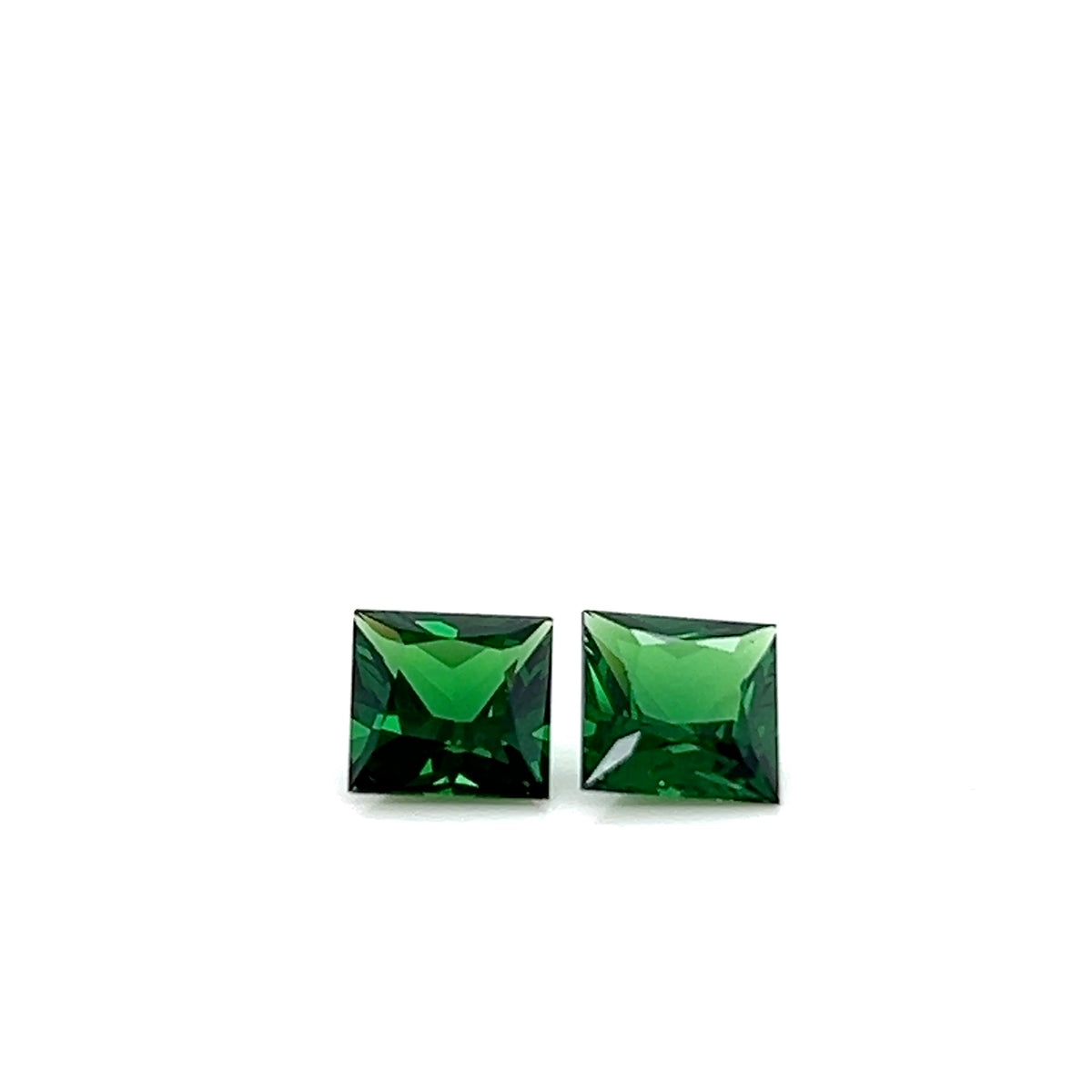 TSAVORITE PRINCESS CUT