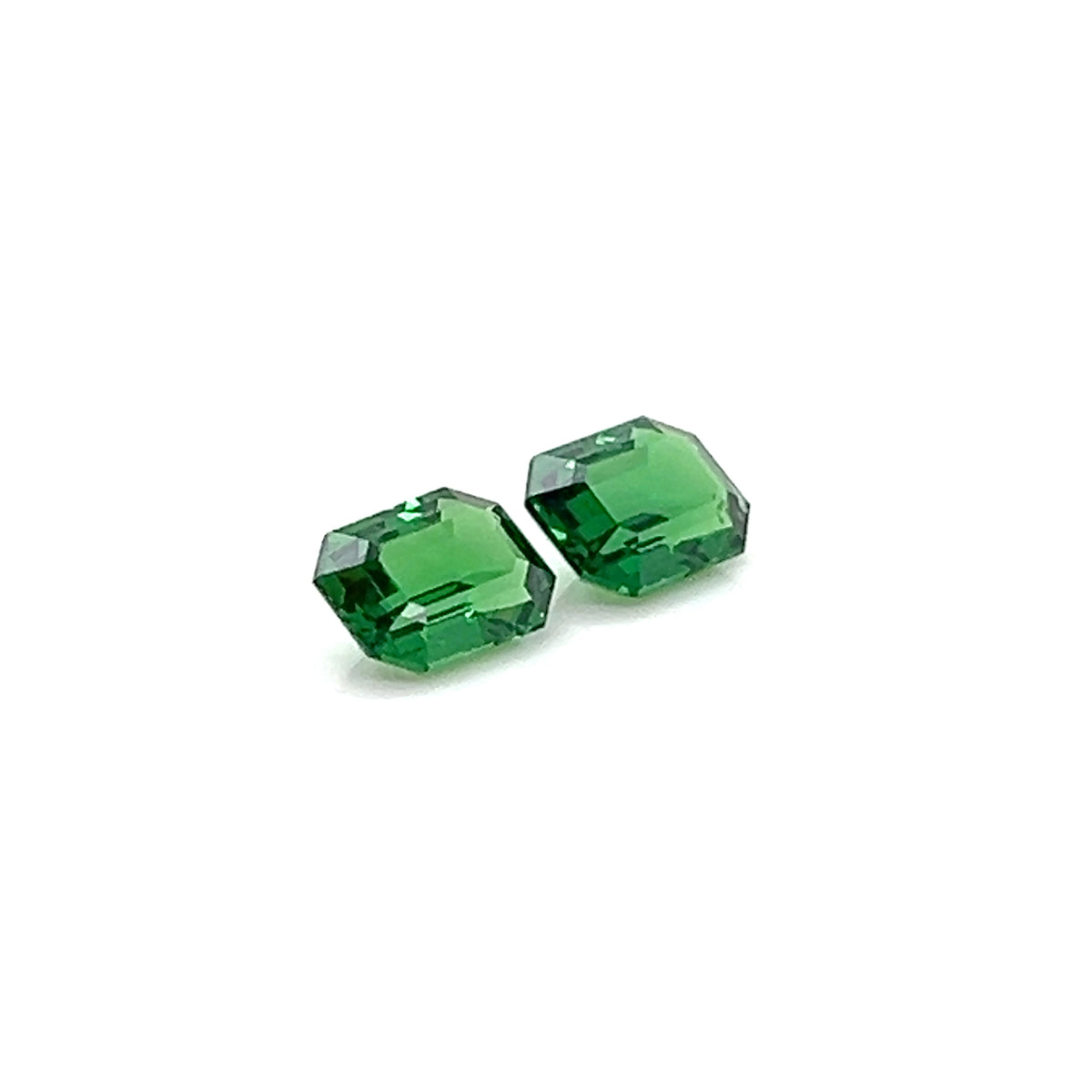 TSAVORITE EMERALD CUT