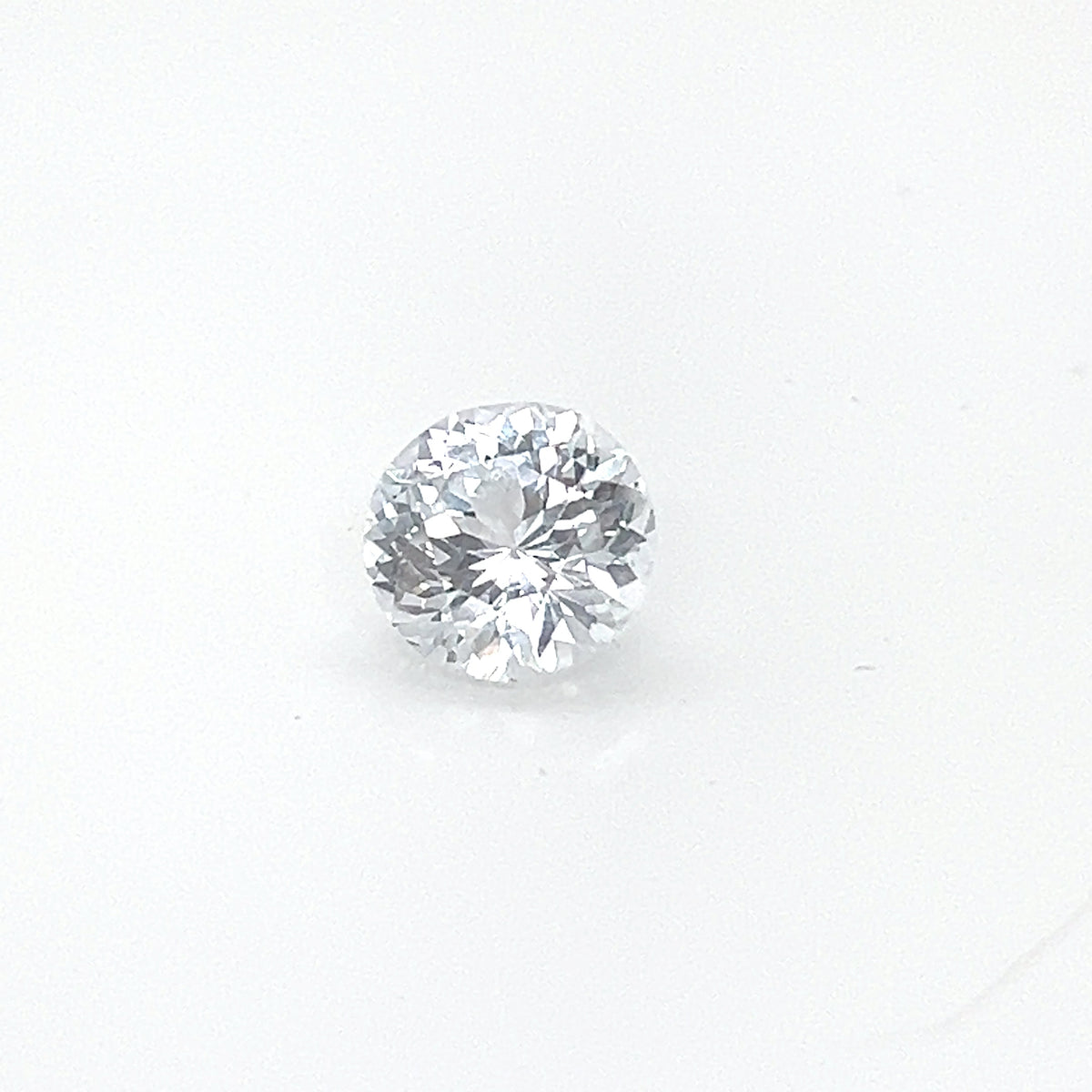 WHITE SAPPHIRE ROUND