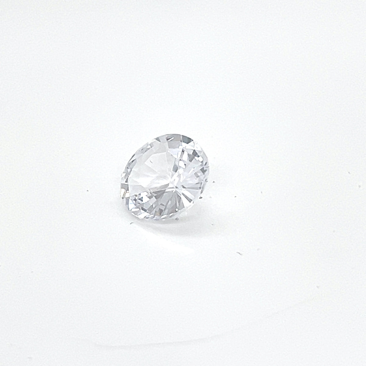 WHITE SAPPHIRE ROUND