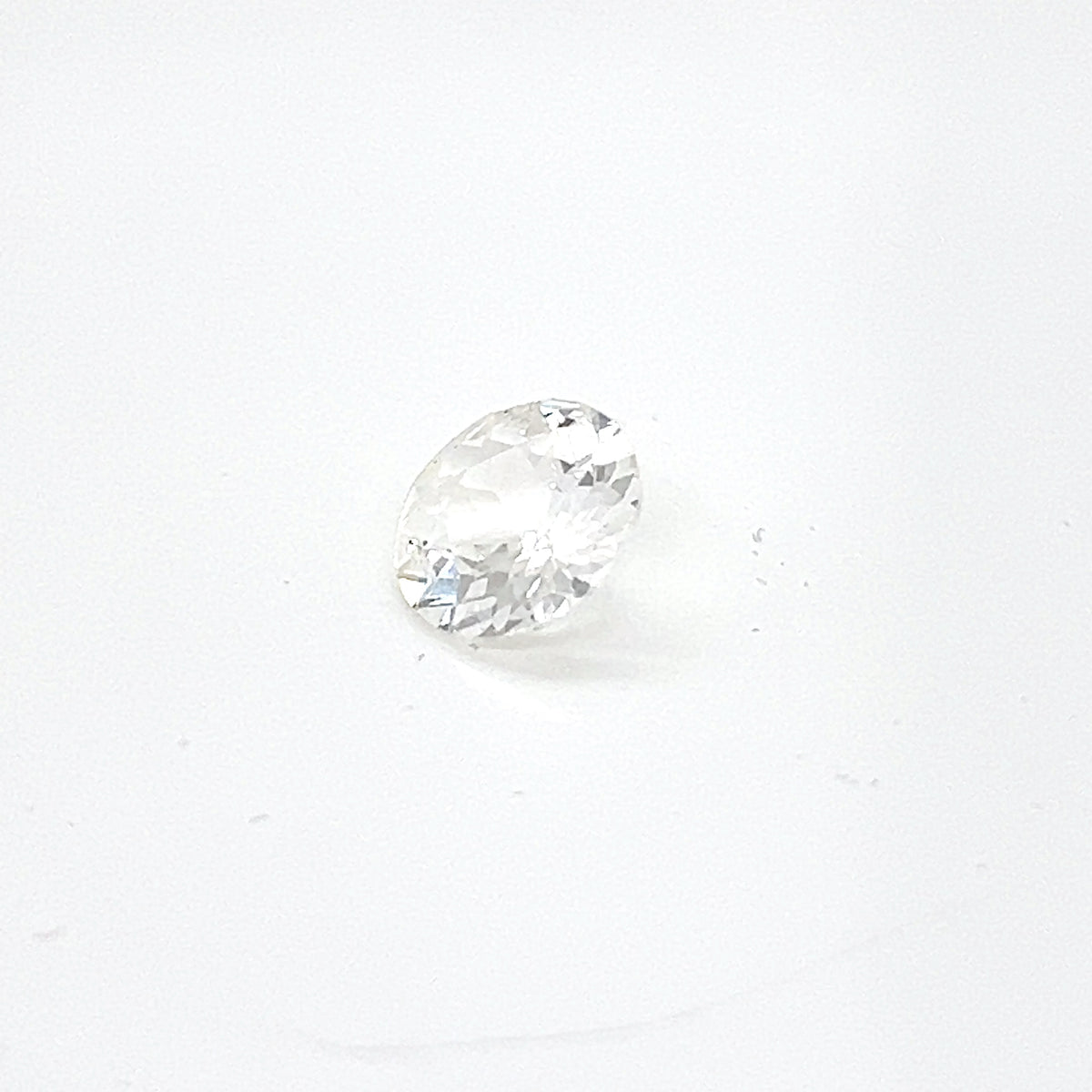 WHITE SAPPHIRE ROUND