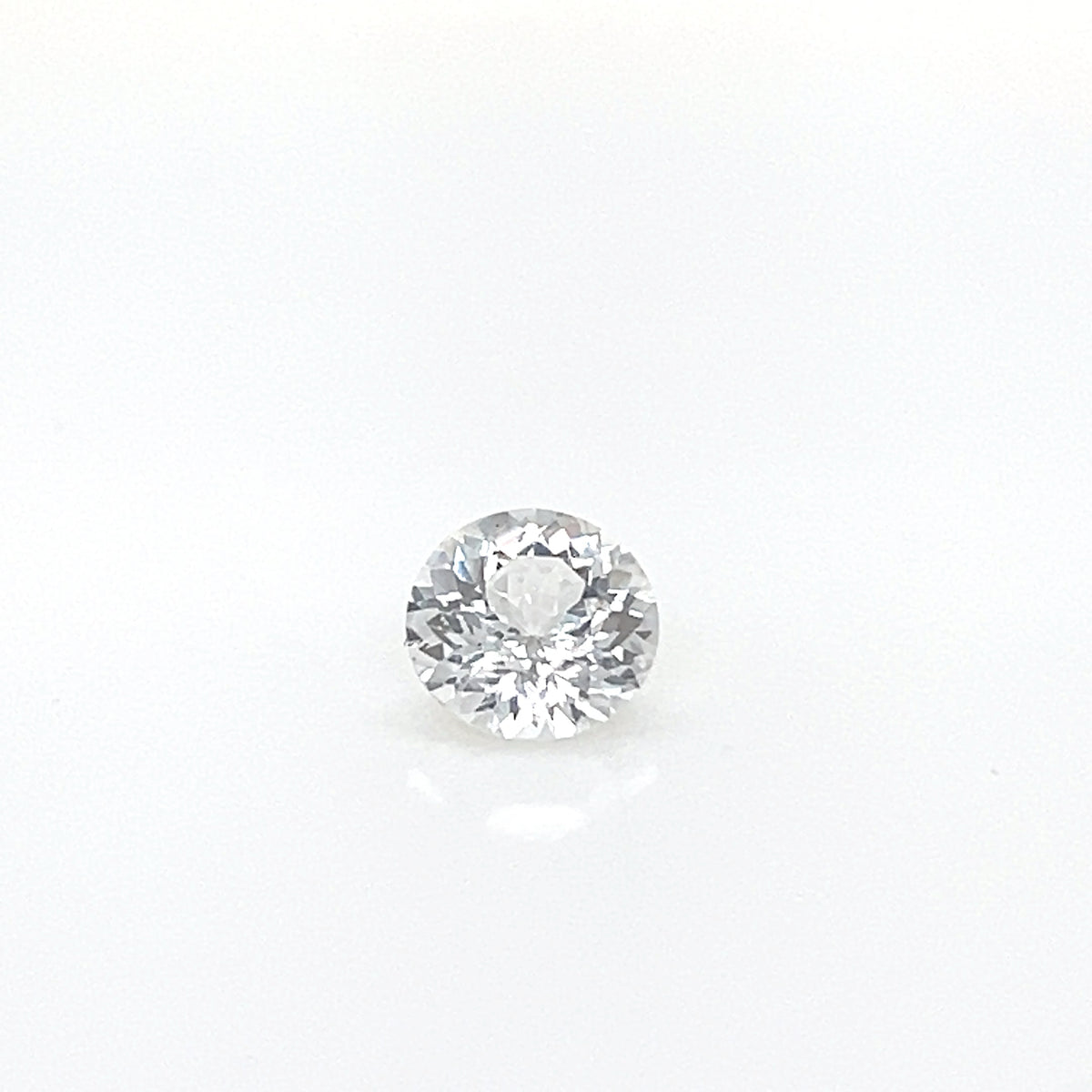 WHITE SAPPHIRE ROUND