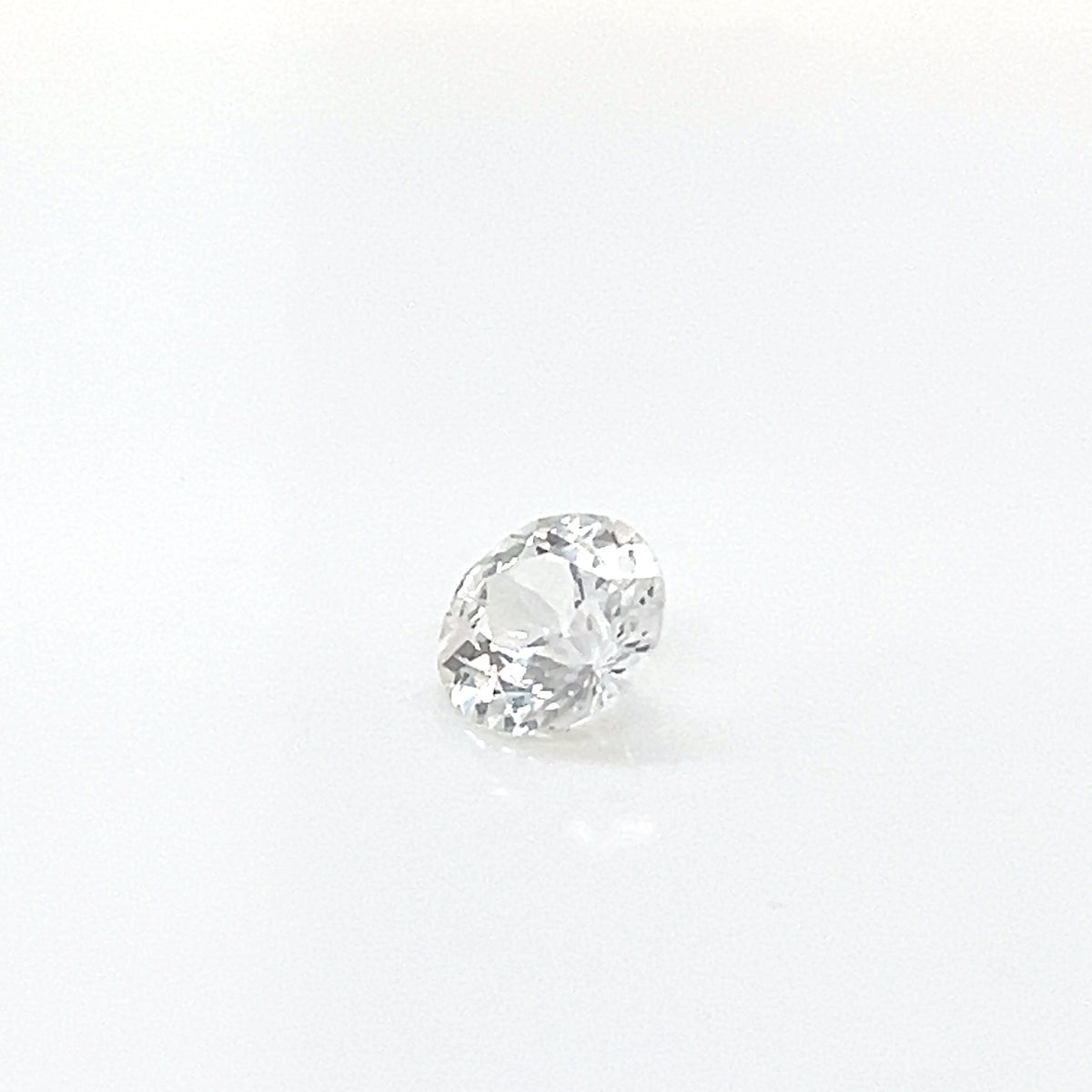 WHITE SAPPHIRE ROUND