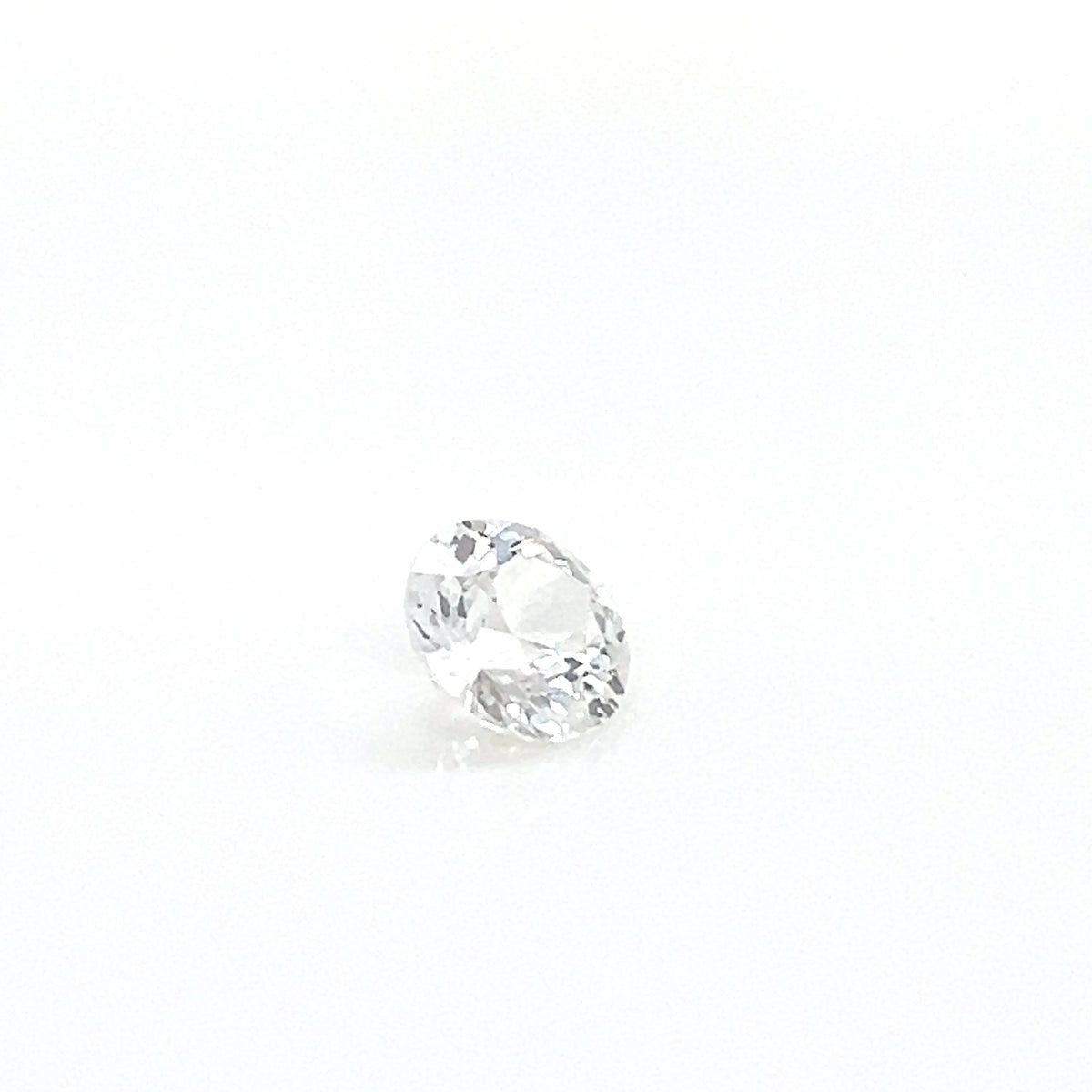 WHITE SAPPHIRE ROUND