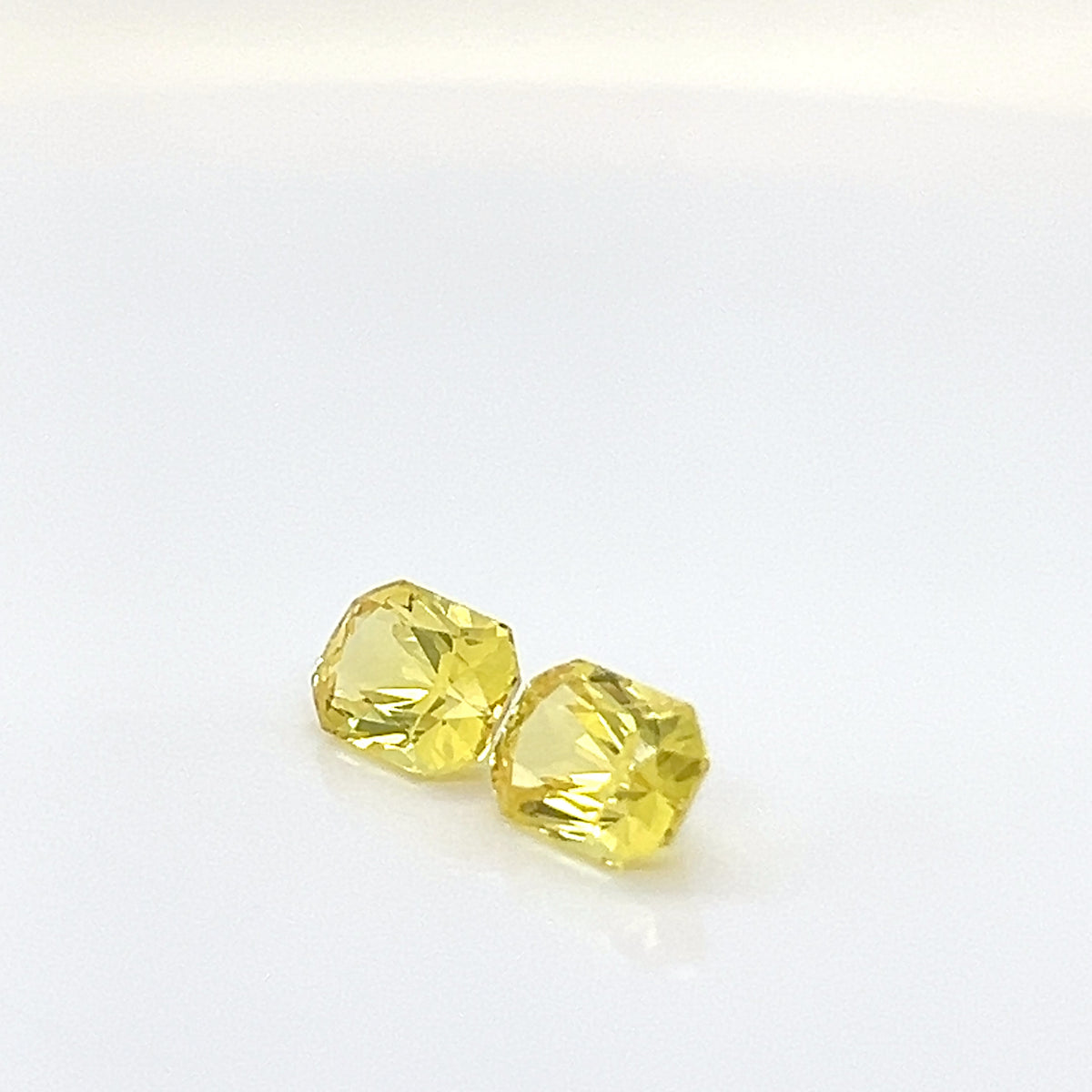 YELLOW SAPPHIRE RADIANT CUT