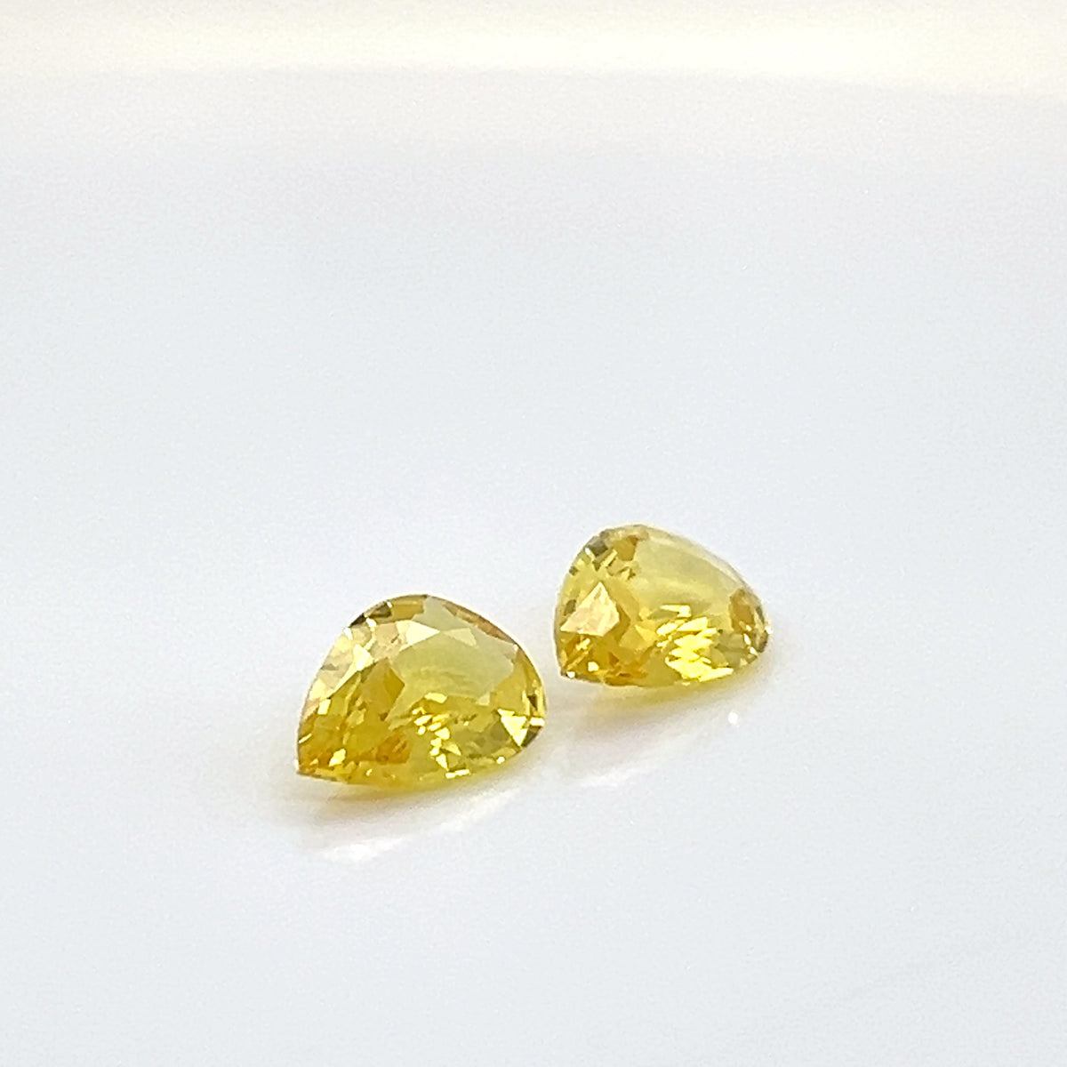 YELLOW SAPPHIRE PEAR