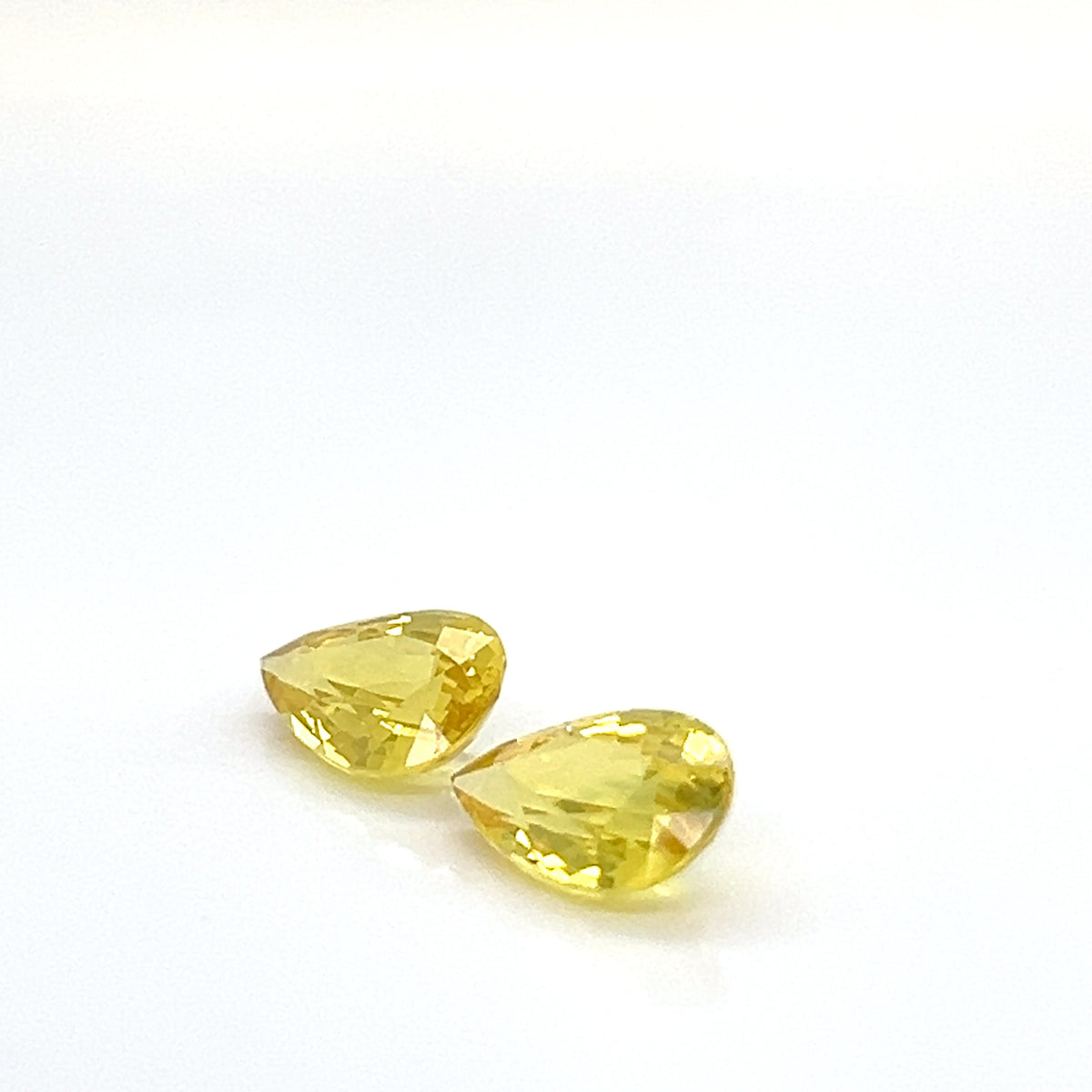 YELLOW SAPPHIRE PEAR