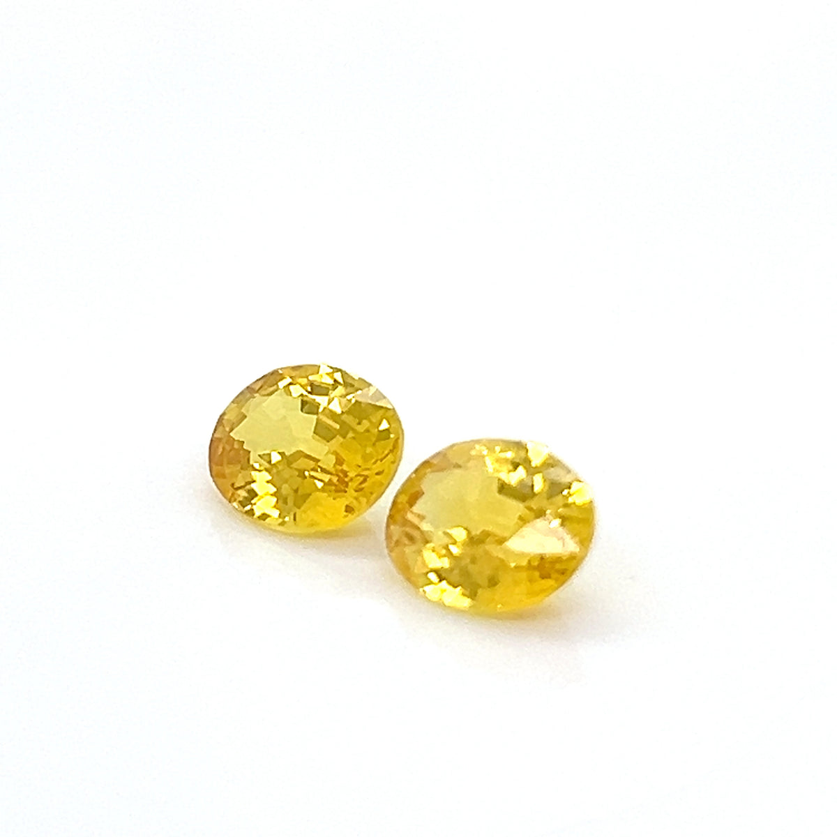 YELLOW SAPPHIRE OVAL